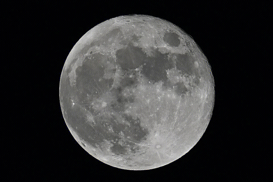 雪之国30号月亮图片