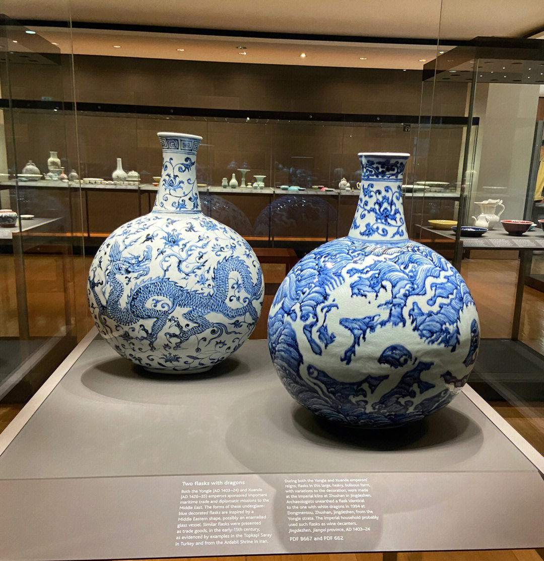 大英博物馆里也收藏了许多的中国瓷器,不仅横贯唐宋元明清各朝,其中不