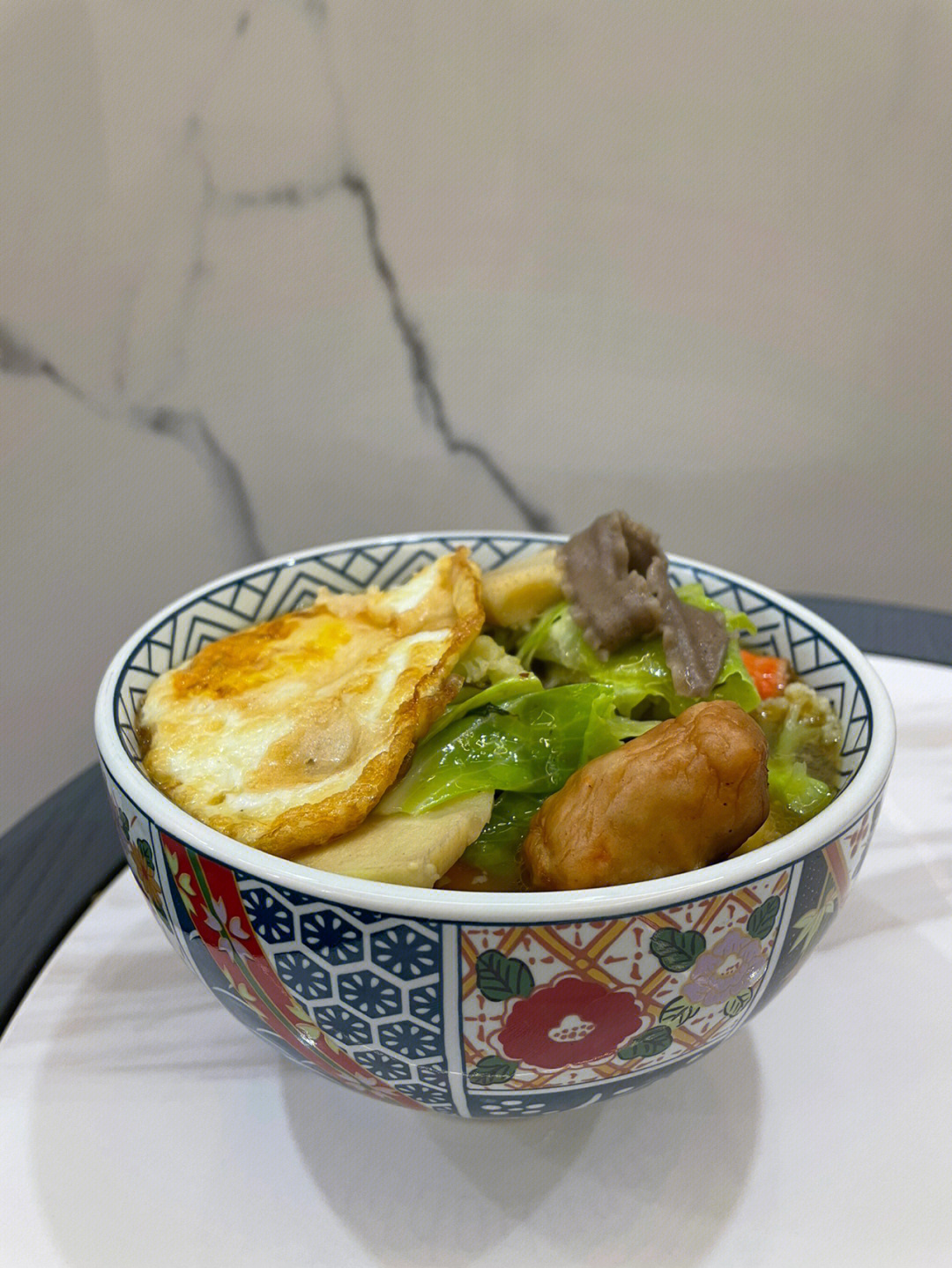 8早餐:碱水面包午餐:米饭 炒鸡蛋 青菜 梅干菜笋炒肉(巨好吃)晚餐