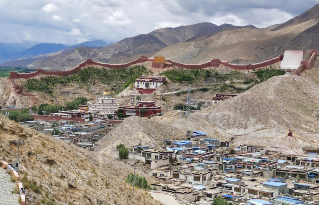 江孜宗山古堡地牢图片