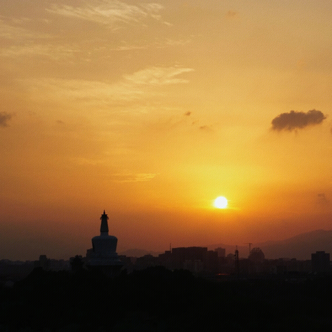 在北京玩景山夕阳