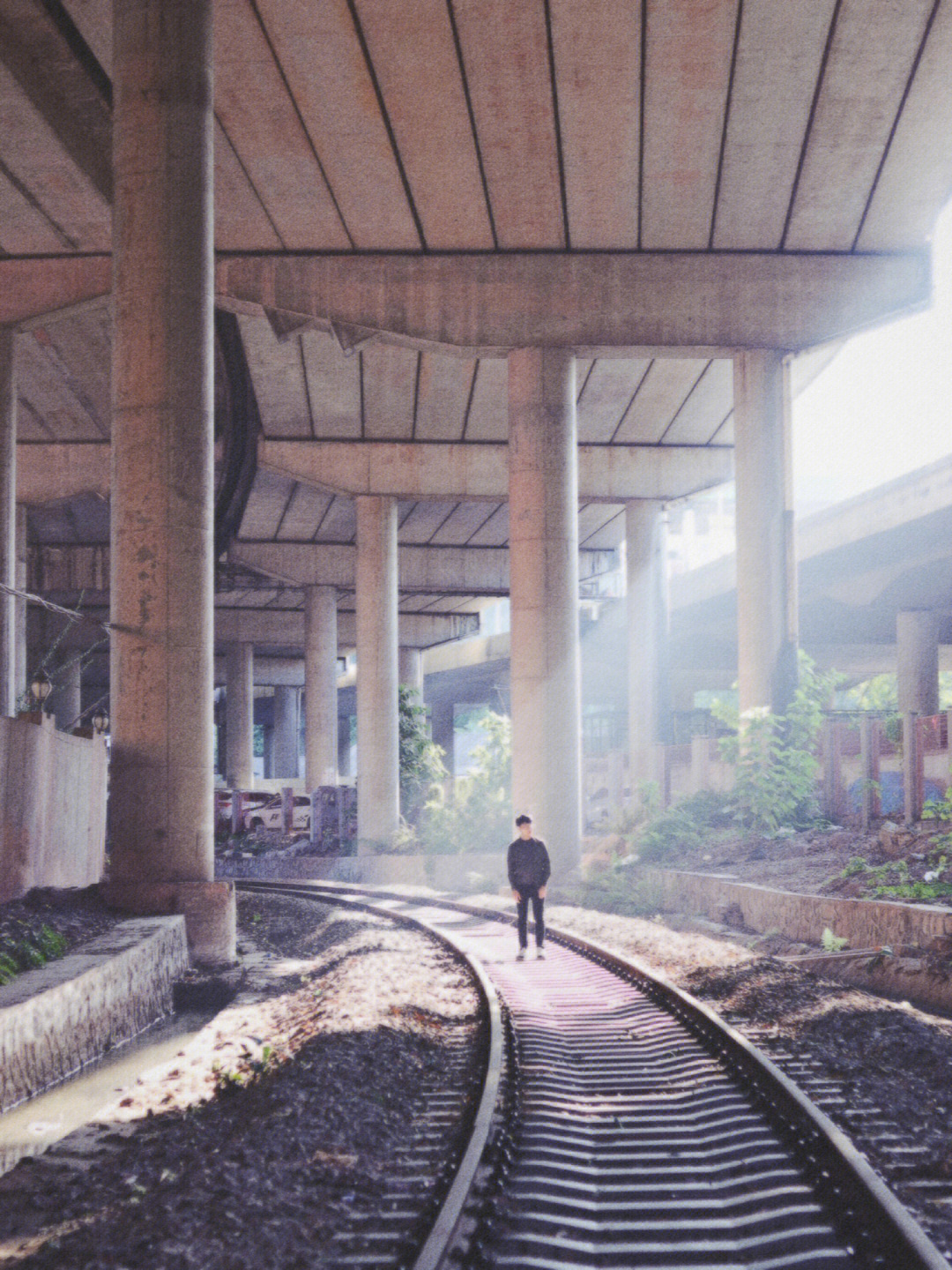 上海废弃铁路道口图片