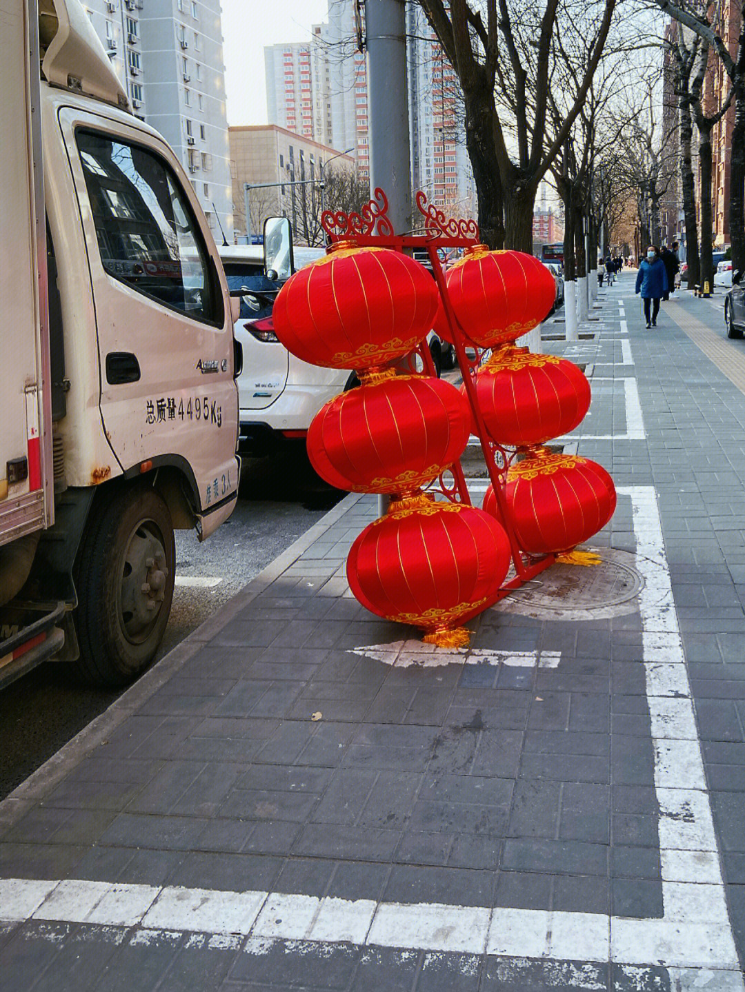 大红灯笼高高挂