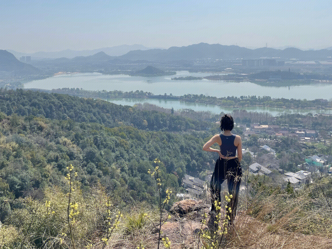 杭州爬山湘湖老虎洞山