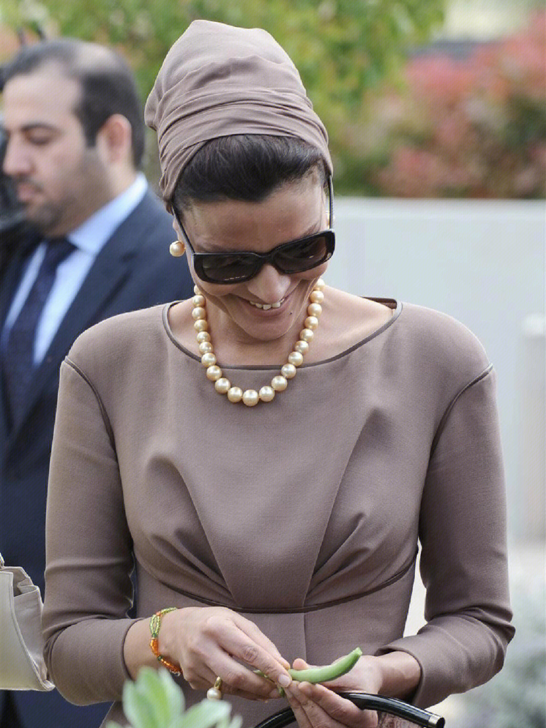 卡塔尔王太后莫扎的9套绝美珍珠造型