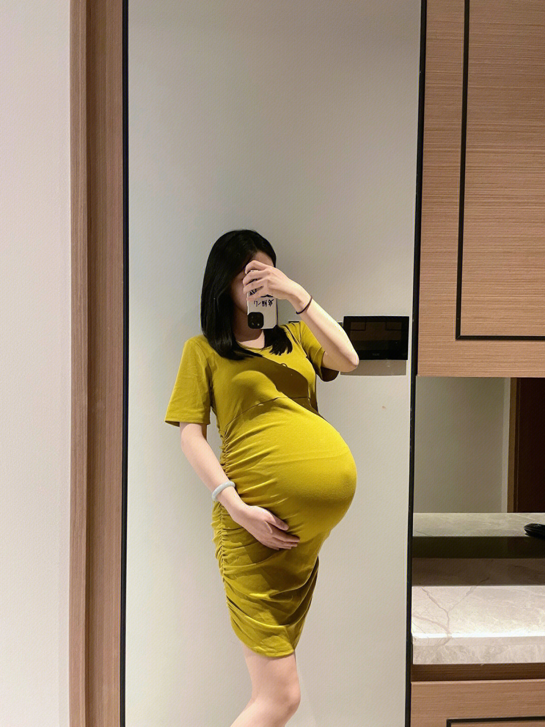 孕双胎足月大肚子照图片