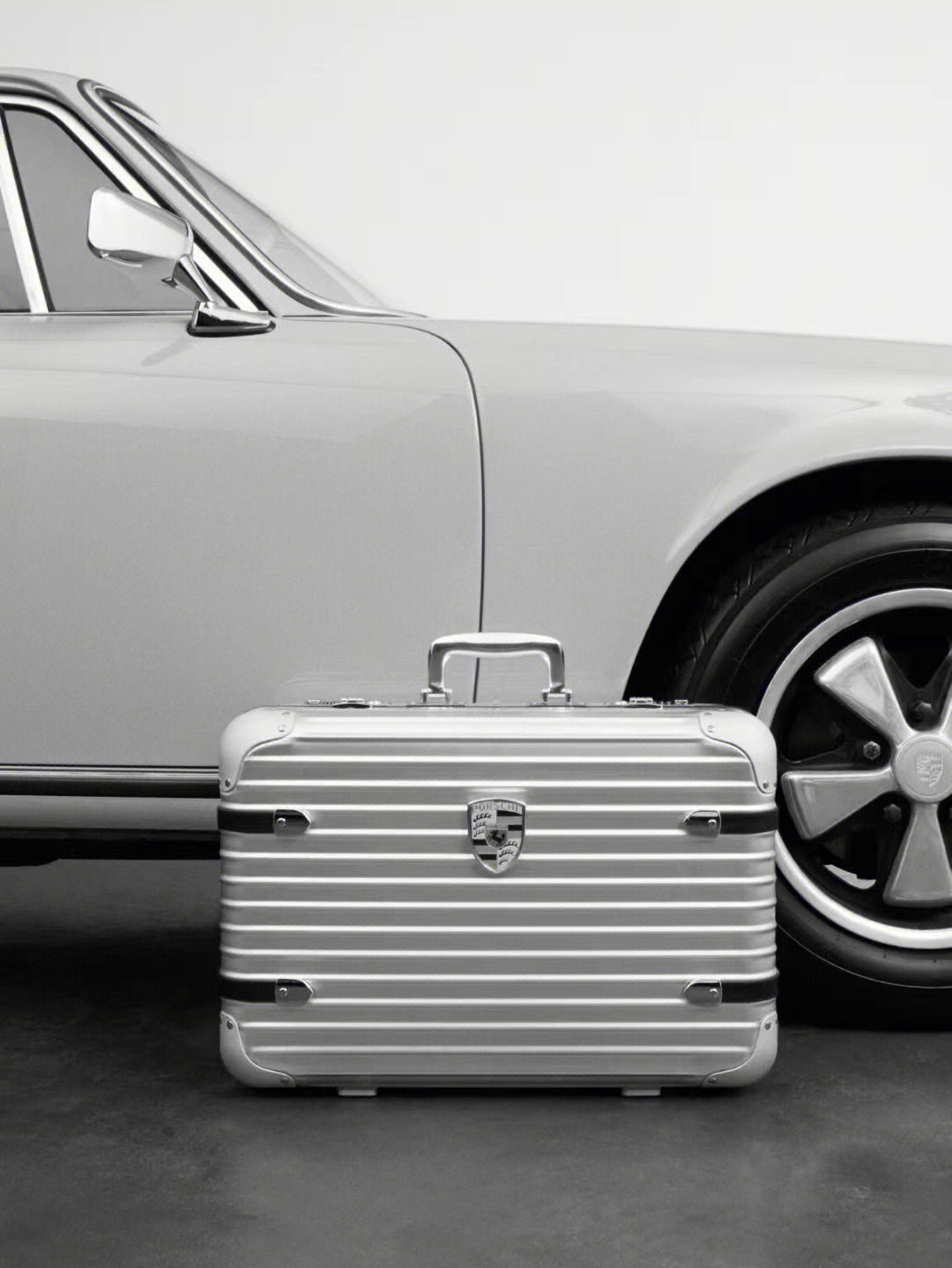 78rimowa与porsche两大传奇性德国品牌合作推出的rimowa x porsche