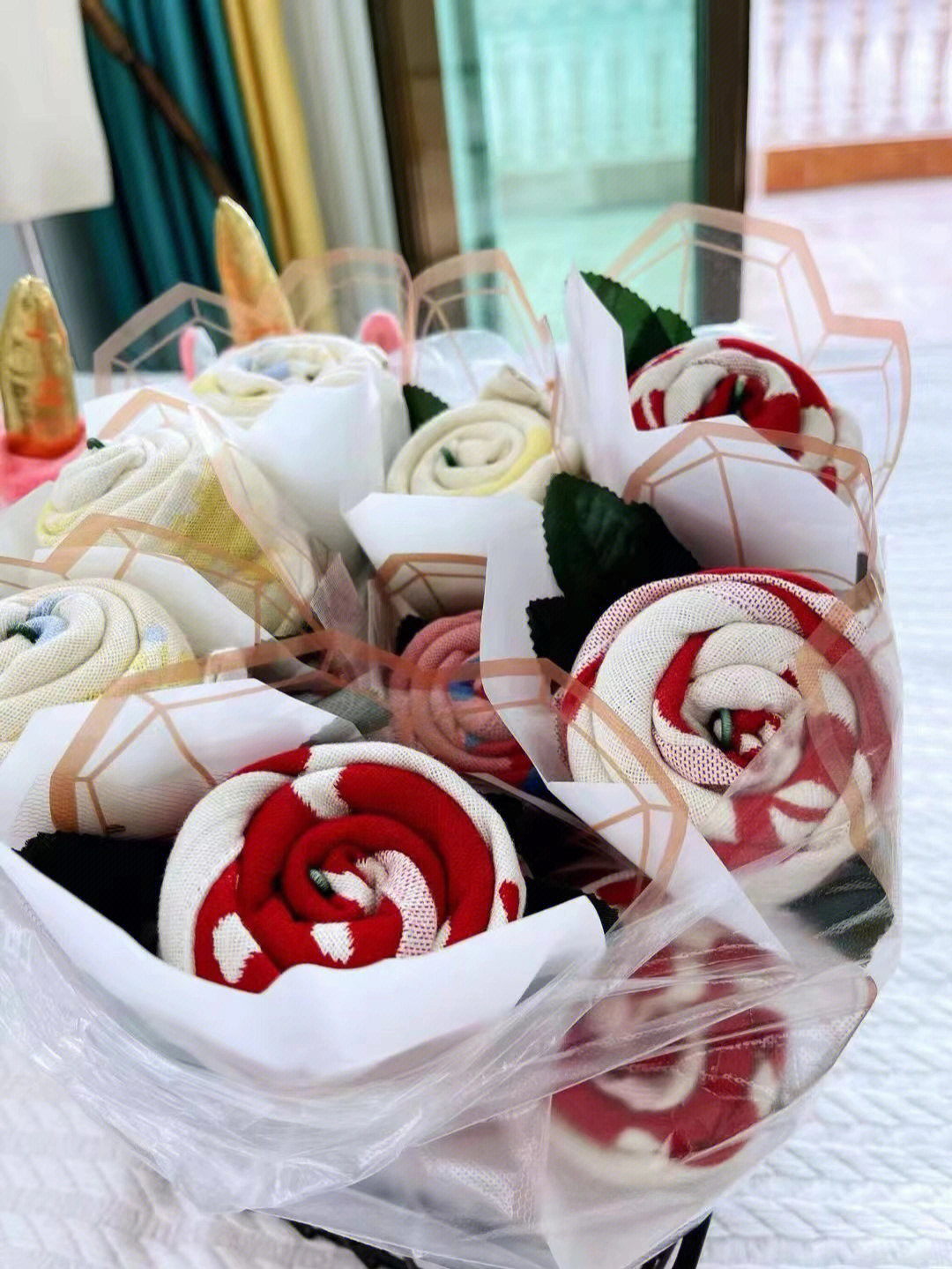 毛巾玫瑰花的折法教程图片
