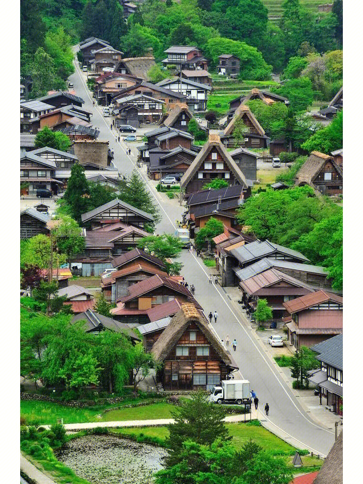 日本网红地白川乡的荻町合掌村