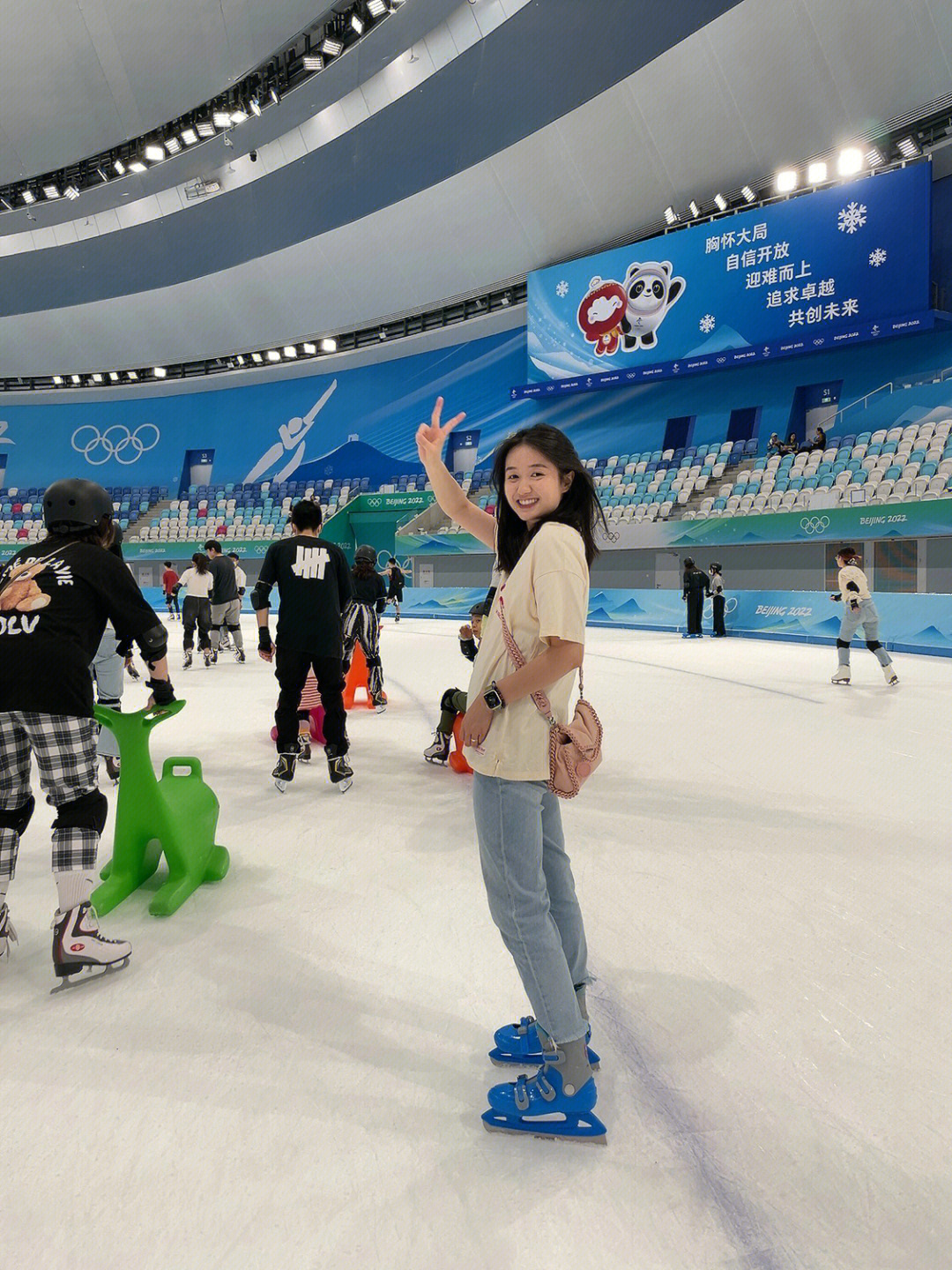 须知北京速滑馆滑冰周末人多须知