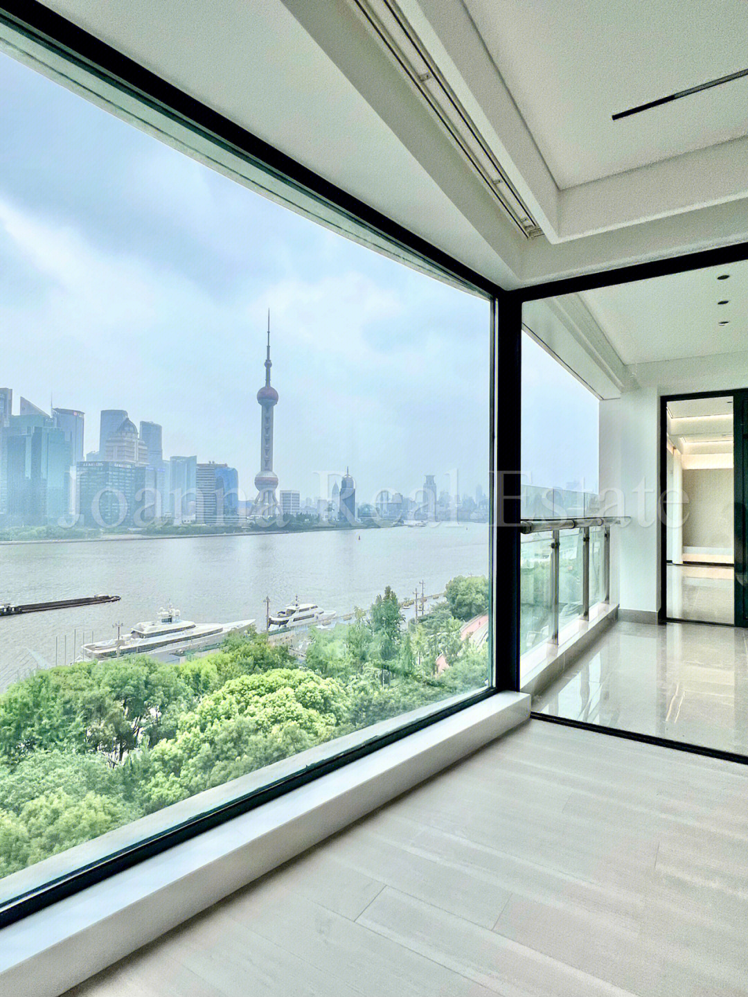 上海租房北外滩因为窗和露台决定租下房子