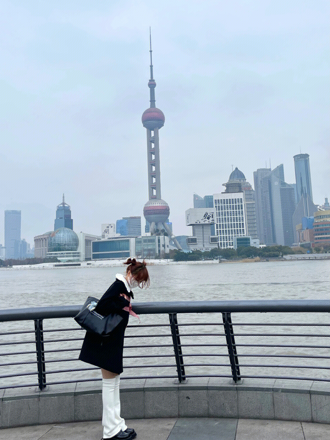 上海外滩拍照技巧动作图片