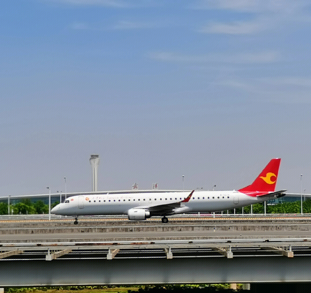 武汉天河机场拍飞机