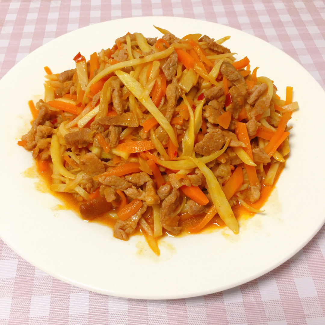 胡萝卜茭白炒肉丝