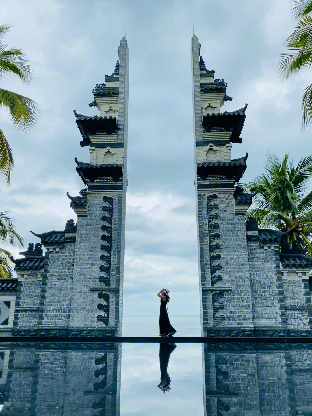 阴雨连绵不如来大小洞天吧,我自私的认为,阴云下的天空之门,更有意境