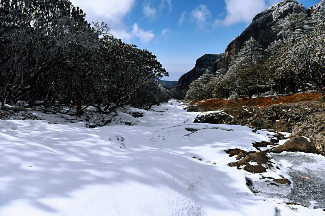 轿子雪山地理位置图片