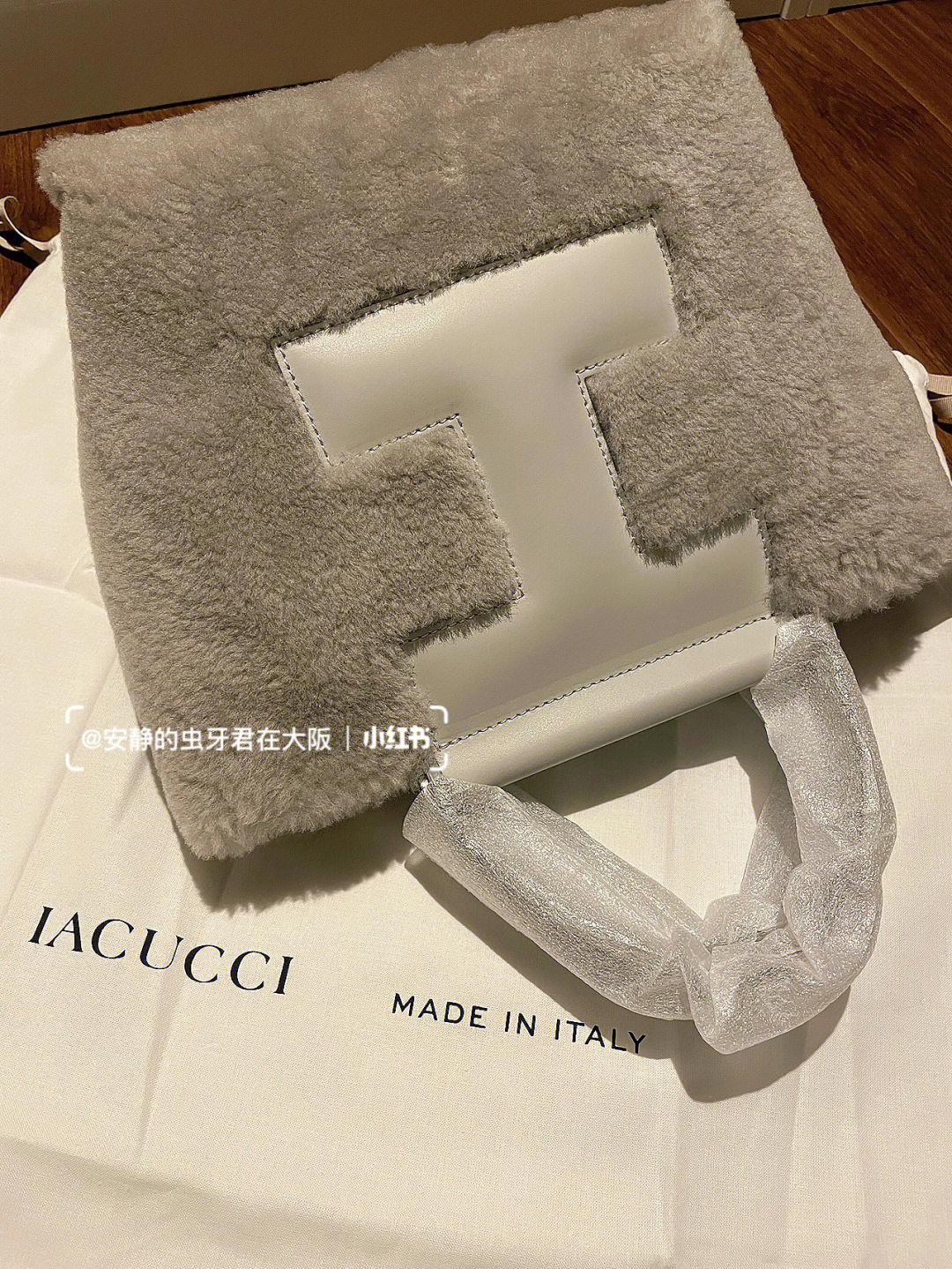 意大利品牌iacucci也有毛茸茸的包