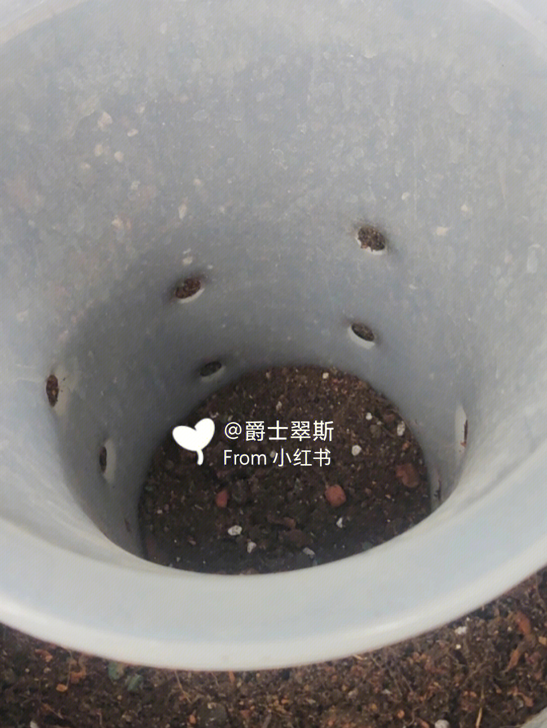蚯蚓堆肥桶制作图示图片