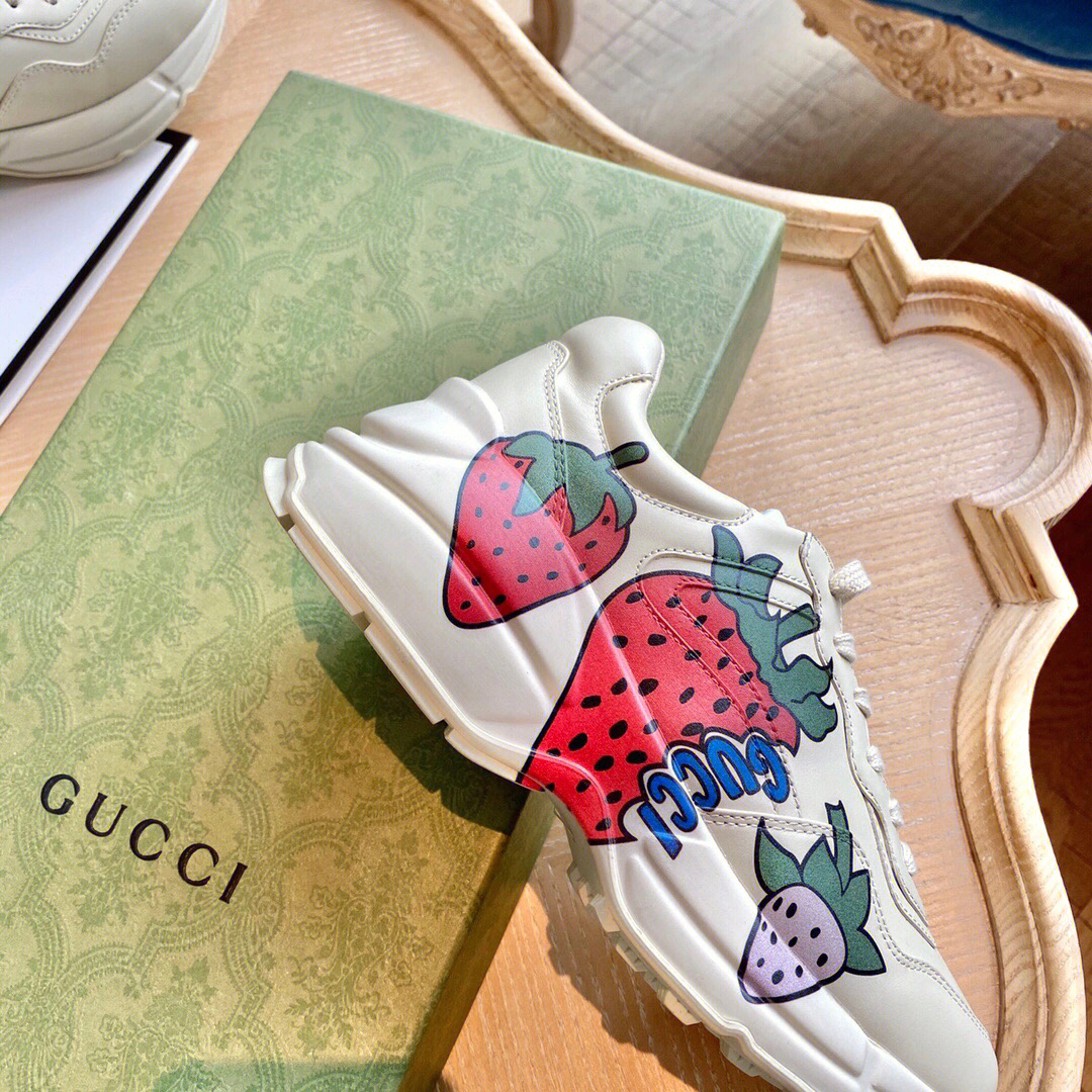 gucci老爹鞋草莓真假图片