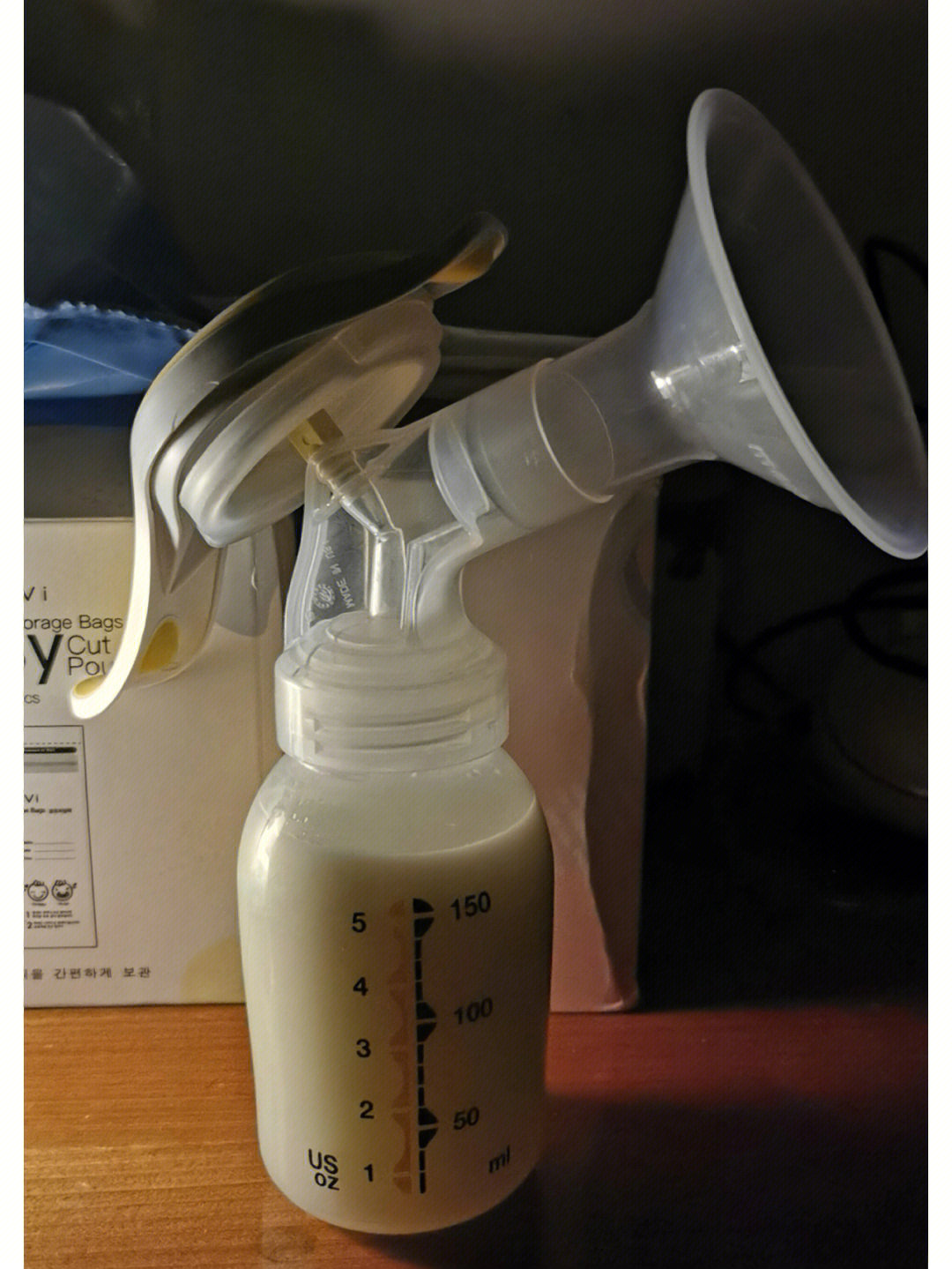 手动吸奶器用法图片