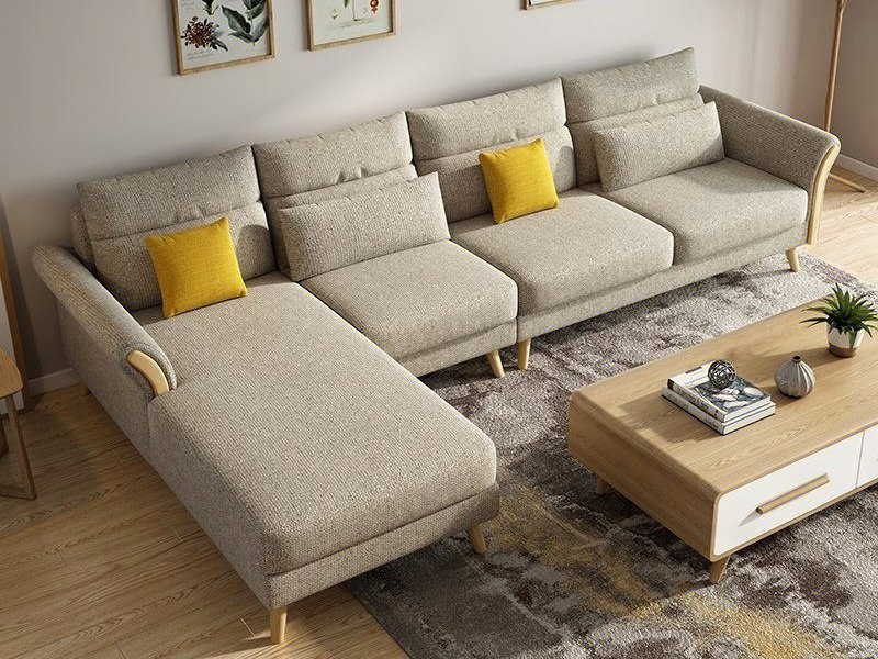 其实客厅的空间不够大,而是不同的空间户型和居住需求,对客厅沙发有不