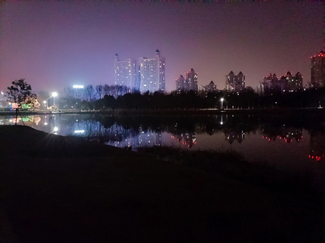 阳春春城公园晚上图片