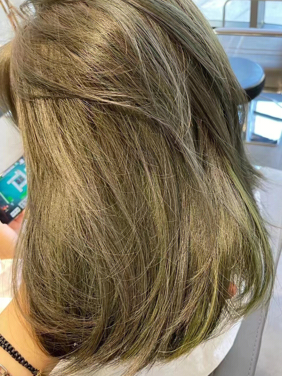 0404女生们常常会为了染什么颜色的头发而纠结,薄荷绿97是一款