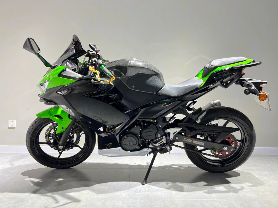 川崎ninja400 21款krt版