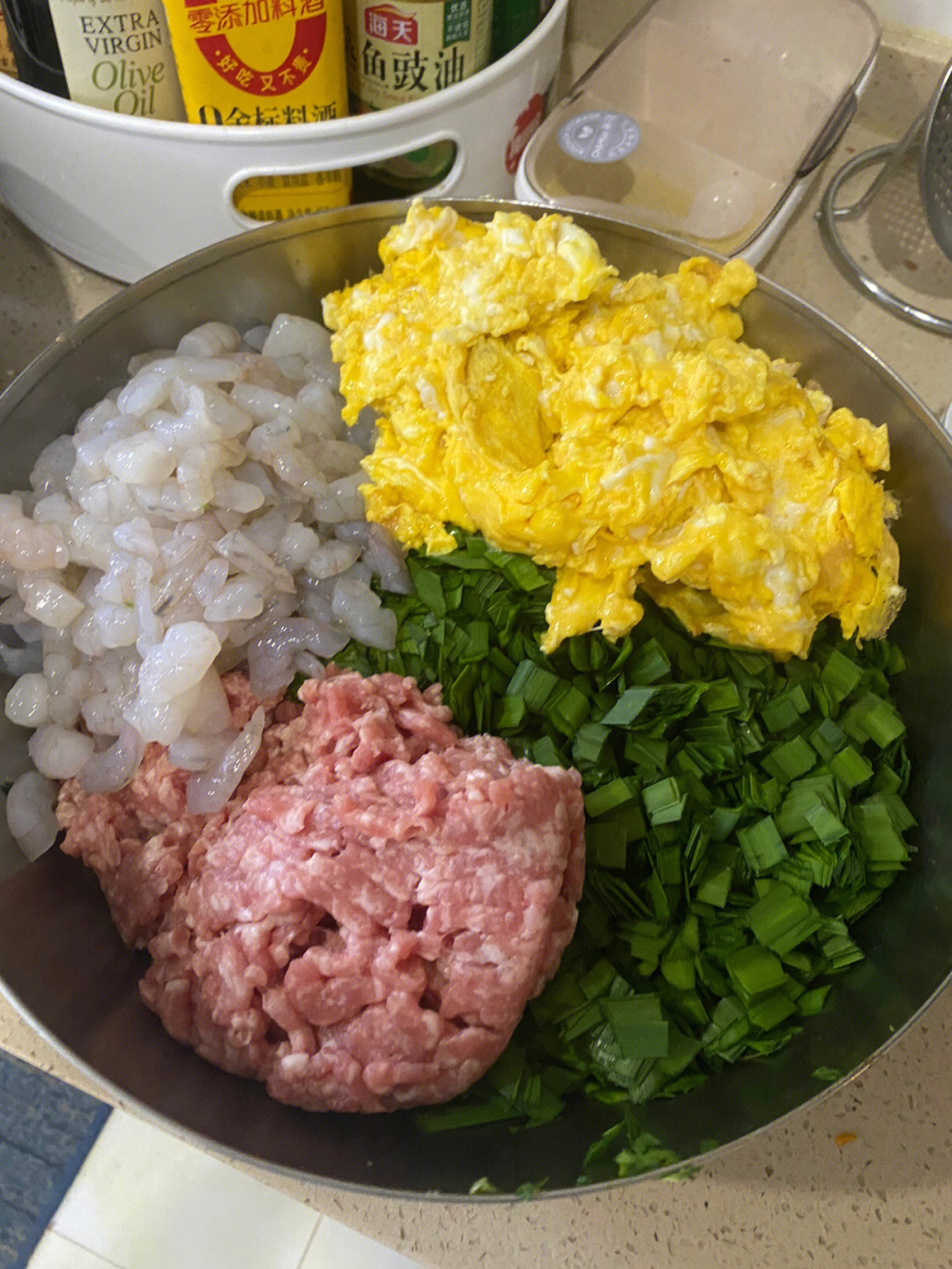 既然不能堂食,那就自己做吧～09韭菜鸡蛋虾仁肉沫饺子,好吃到朋友们