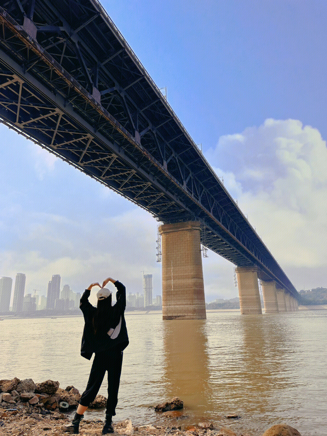 立冬的武汉长江大桥