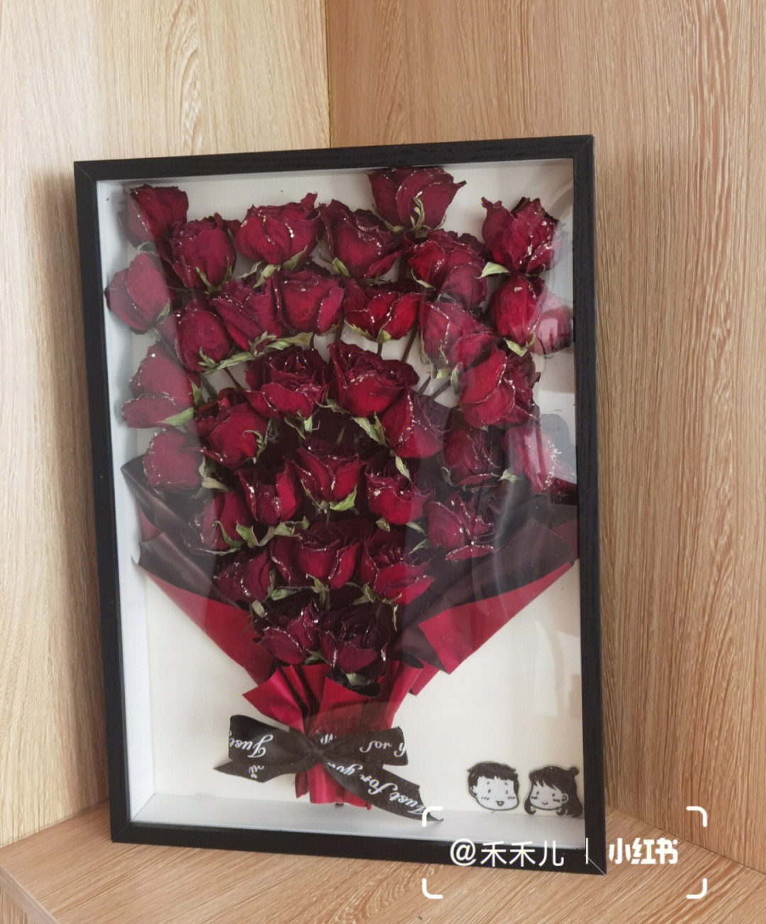 情人节收到男朋友送的33朵玫瑰95 决定做成干花一直存放～花瓣上是