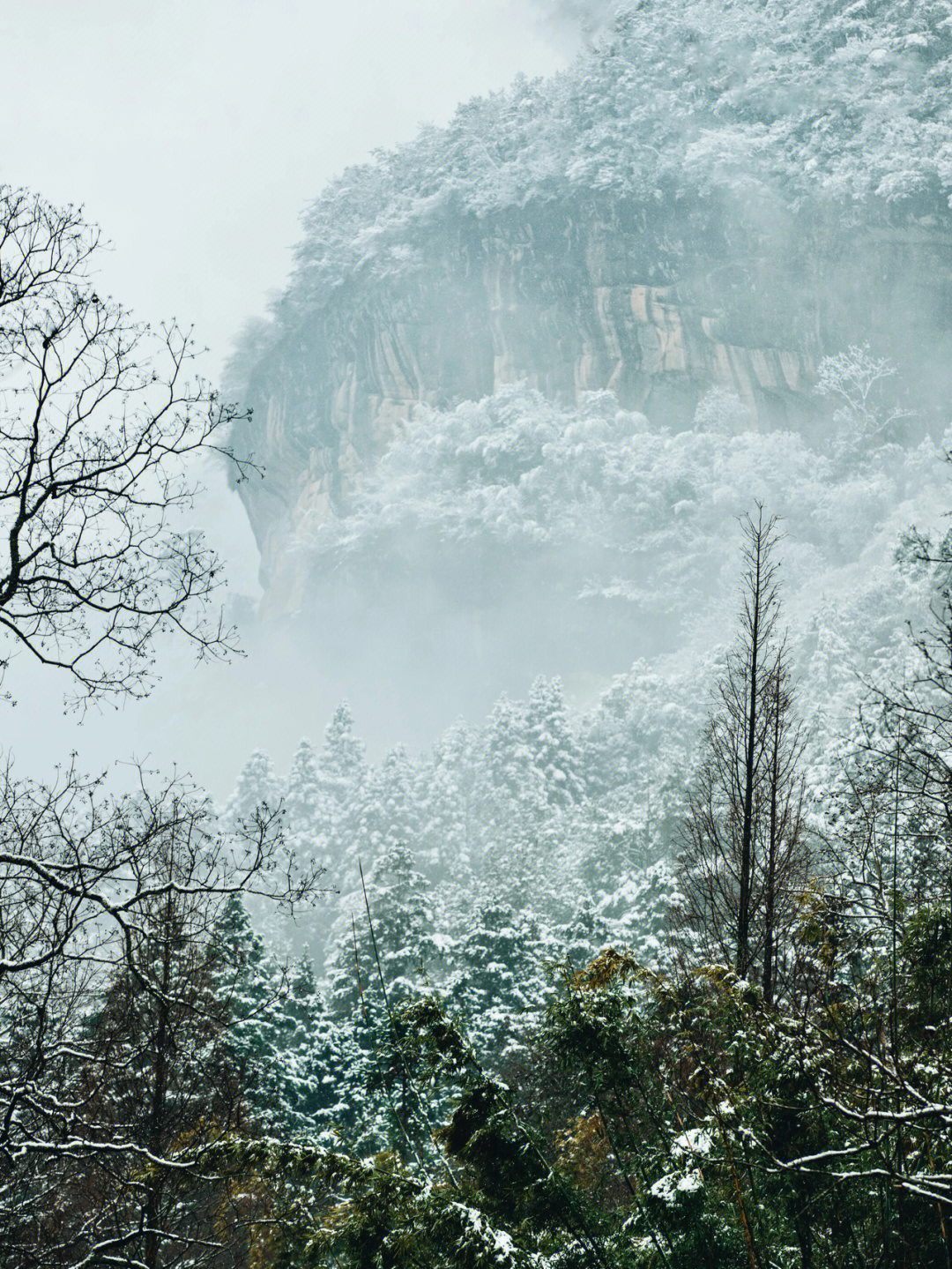 武夷山玉女峰雪景图片