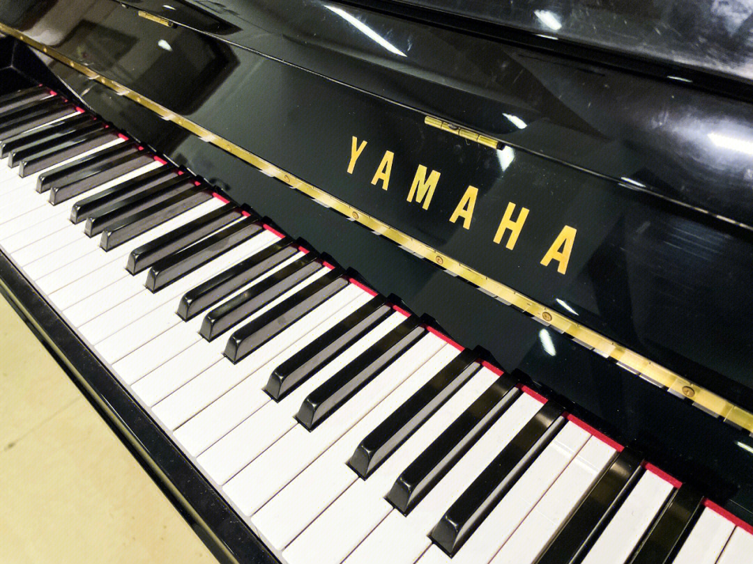 精品优质立式钢琴雅马哈yu118