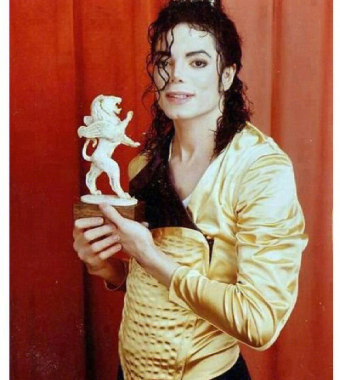 这组照片迈克尔·杰克逊拍摄于1992~93年《dangerous》时期