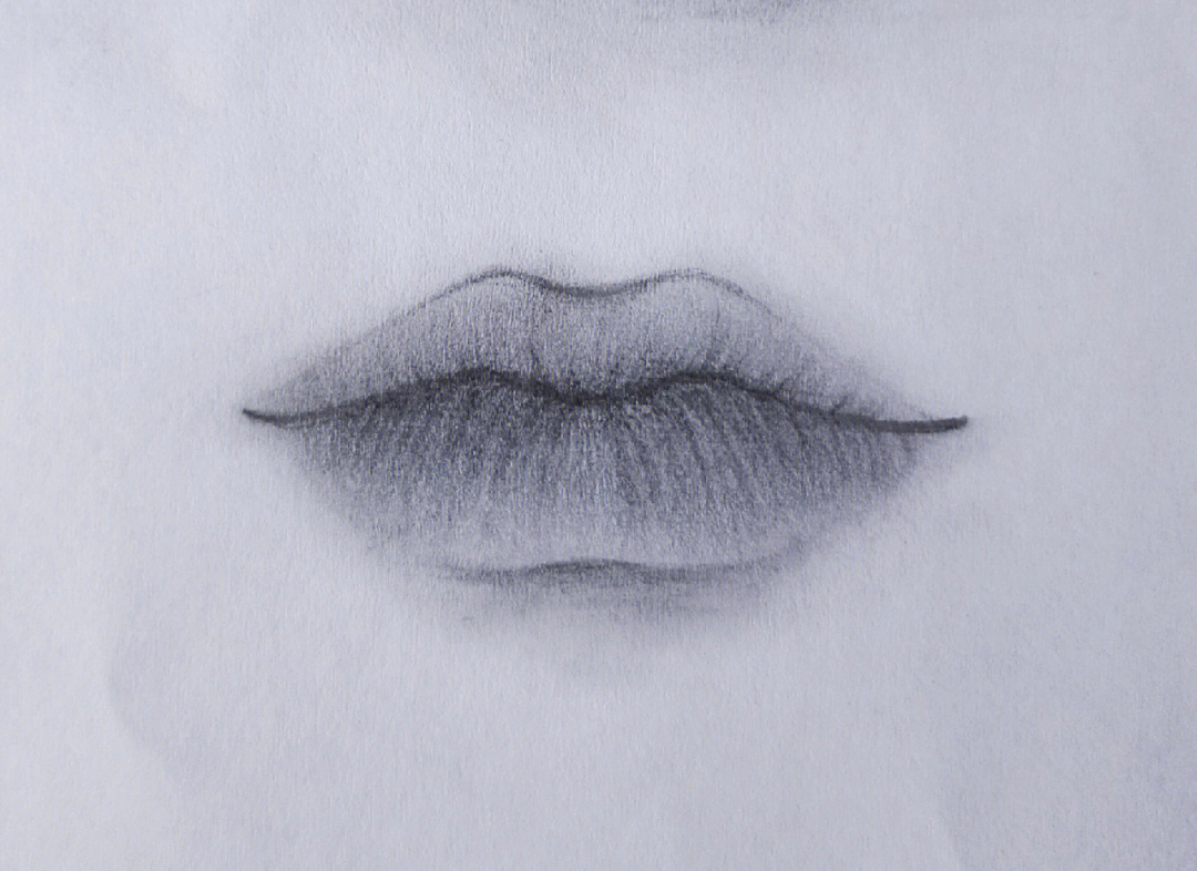 铅笔画练习#铅笔画日常第一步,画出嘴巴的中线,画出上下唇边的阴影