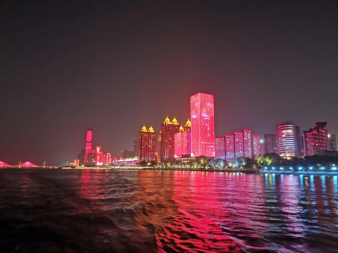 武汉江滩夜景文案图片
