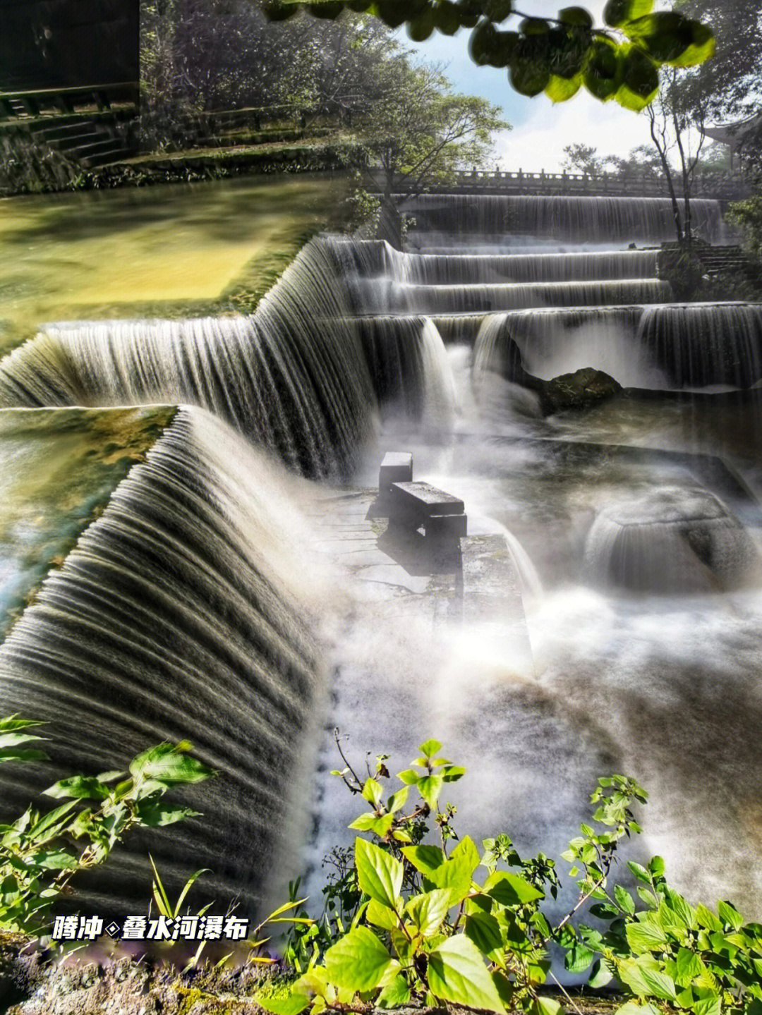 叠水河瀑布集自然风光和人文景观与一体