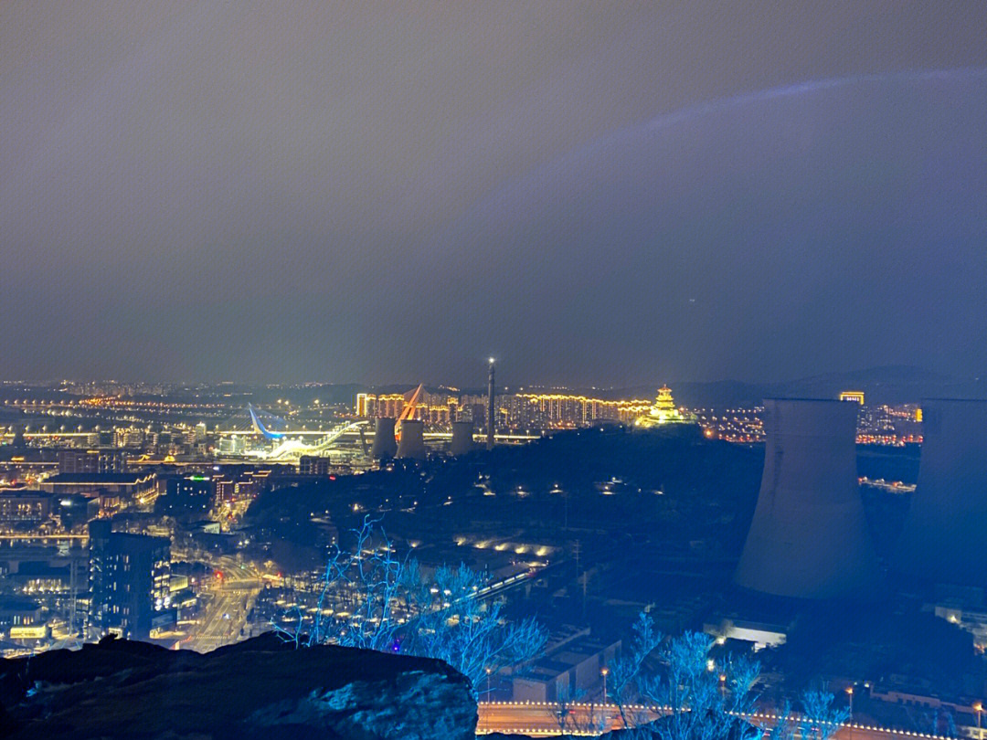 手机拍摄首钢大跳台夜景