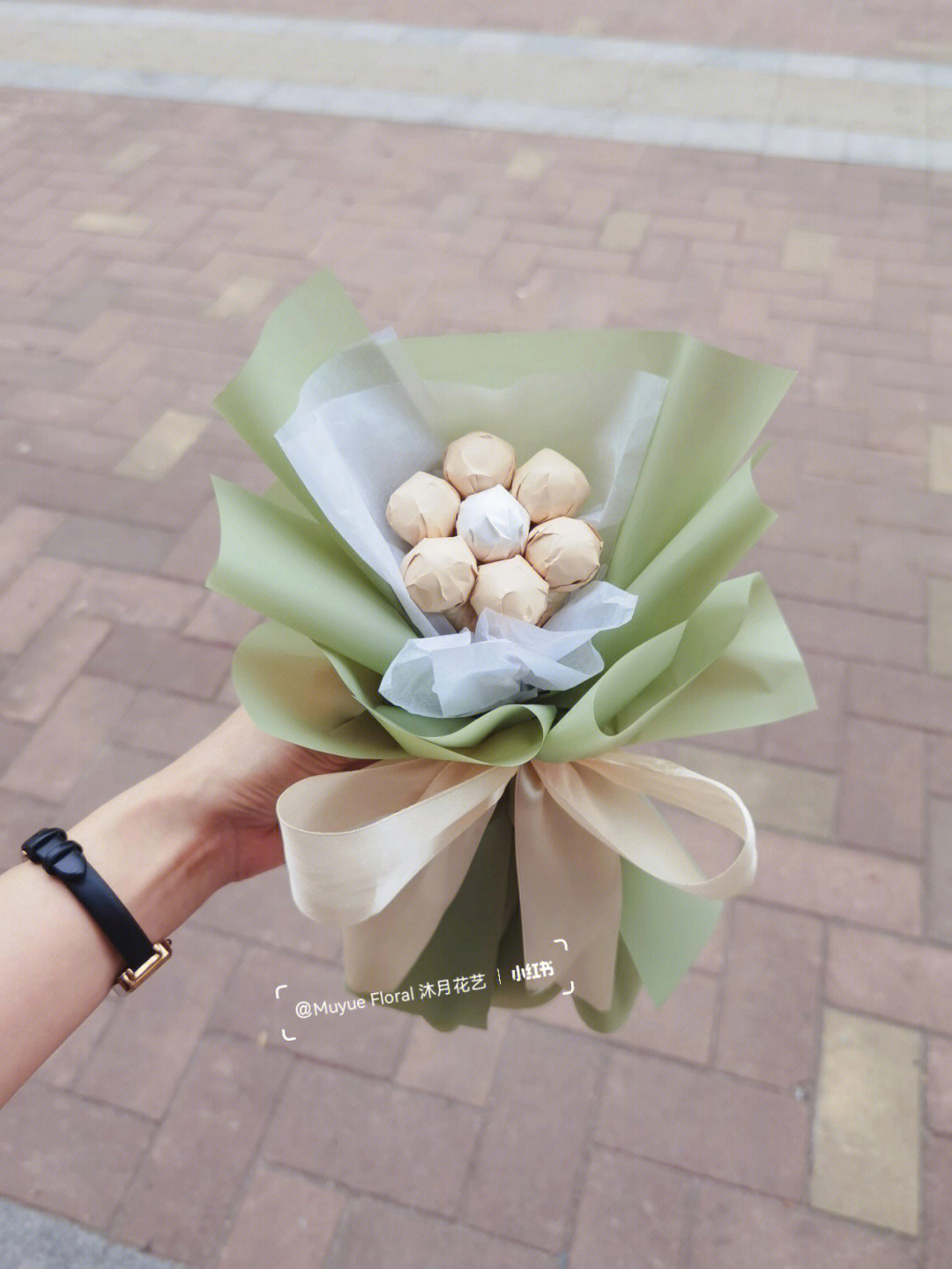 韩式棒棒糖小花束包法图片