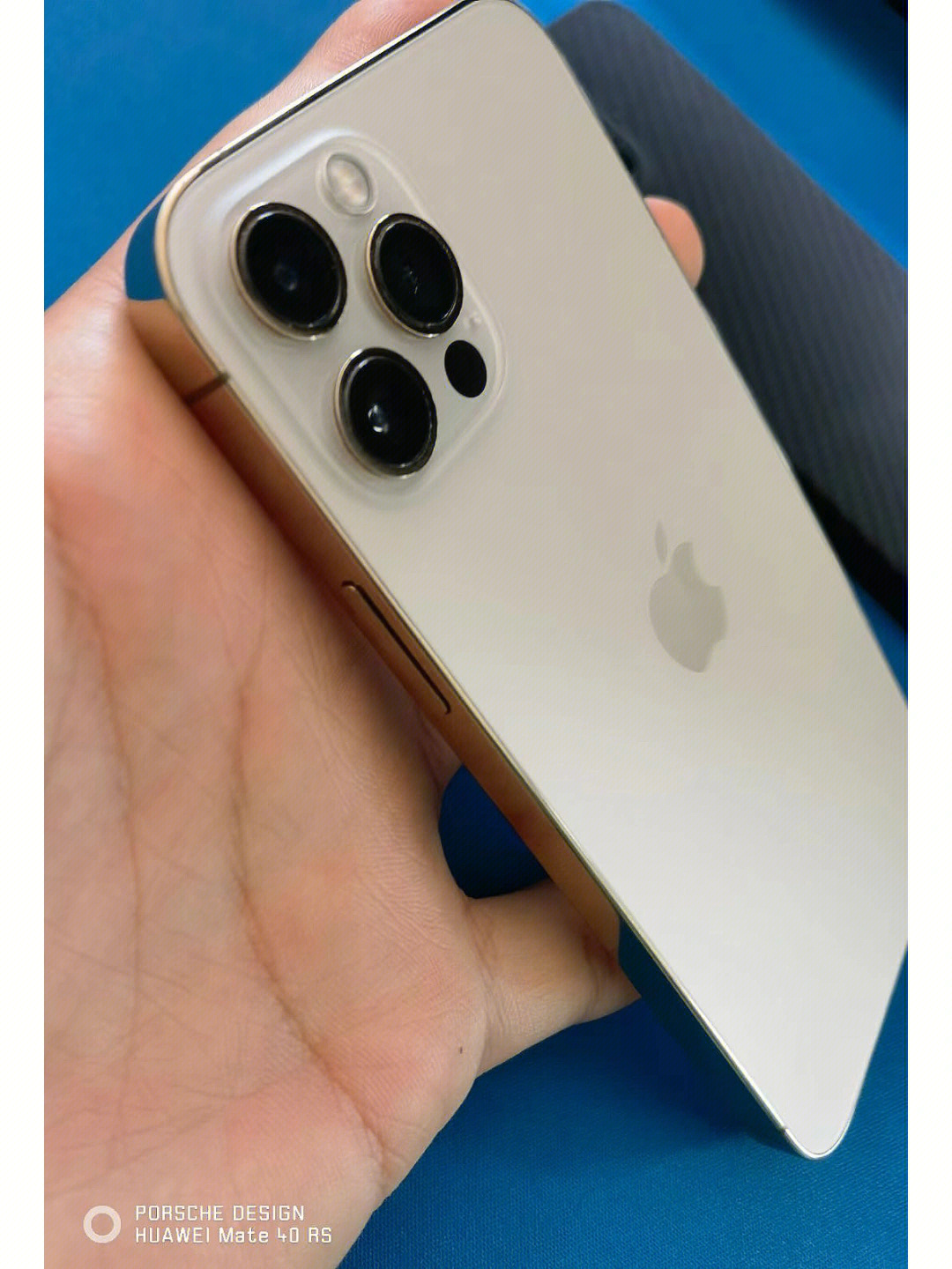 iphone12pro金色掉漆图片