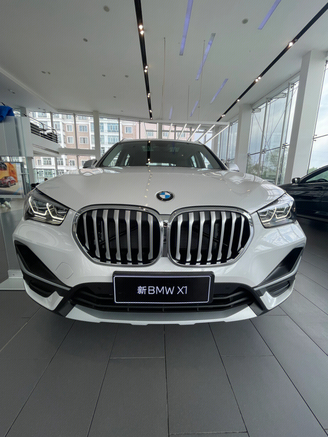 bmw x1拥有同级别最大后排空间的宝马x115t和2