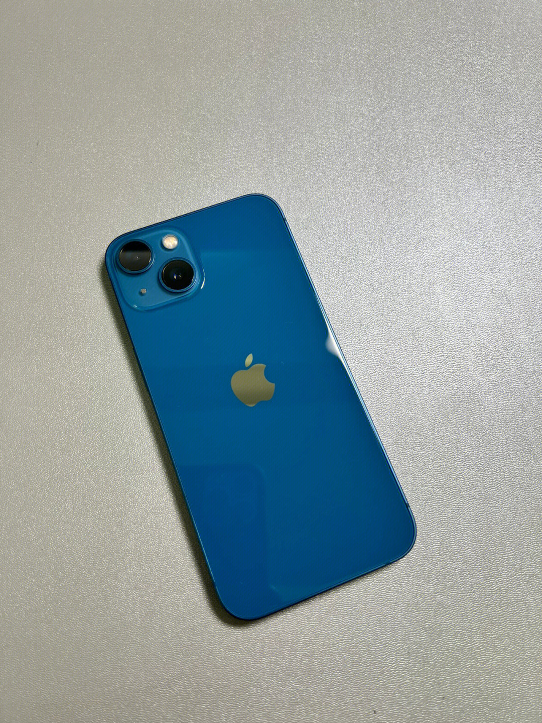 苹果13蓝色真实图片图片