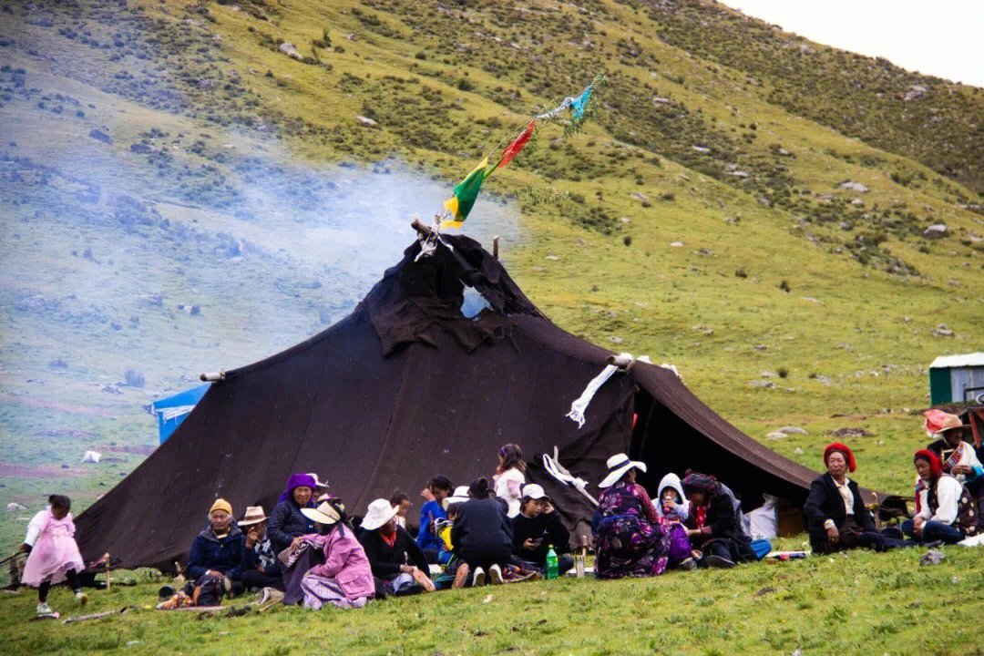 黑帐篷降央卓玛图片