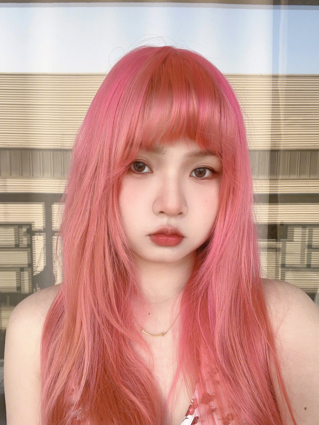 漂染粉色头发的护色护发刘亦菲粉爆了