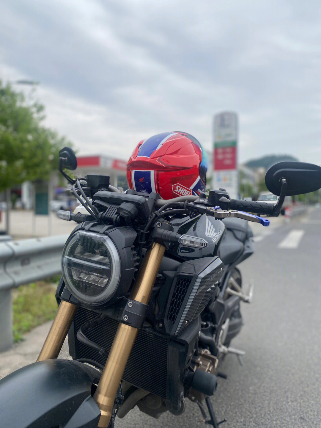 试bai驾piao开特同学的cb650r