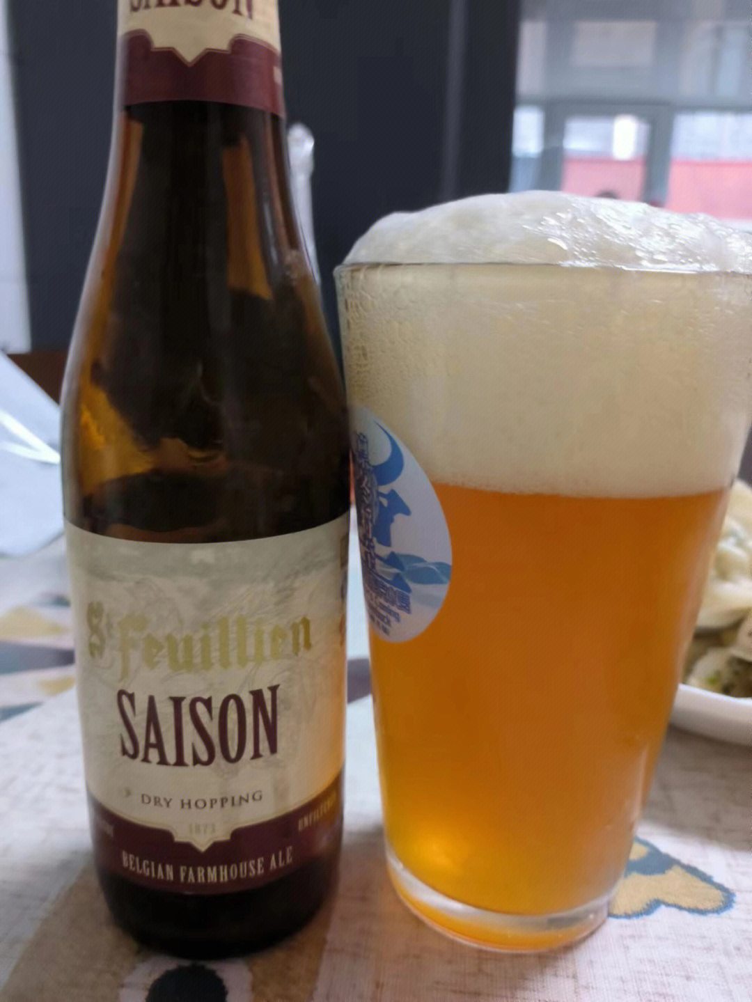 [啤酒r][啤酒r]圣佛洋季节啤酒,应该是赛松吧,本人感觉赛松介于酸啤和