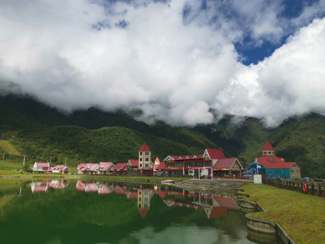 西岭雪山花水湾