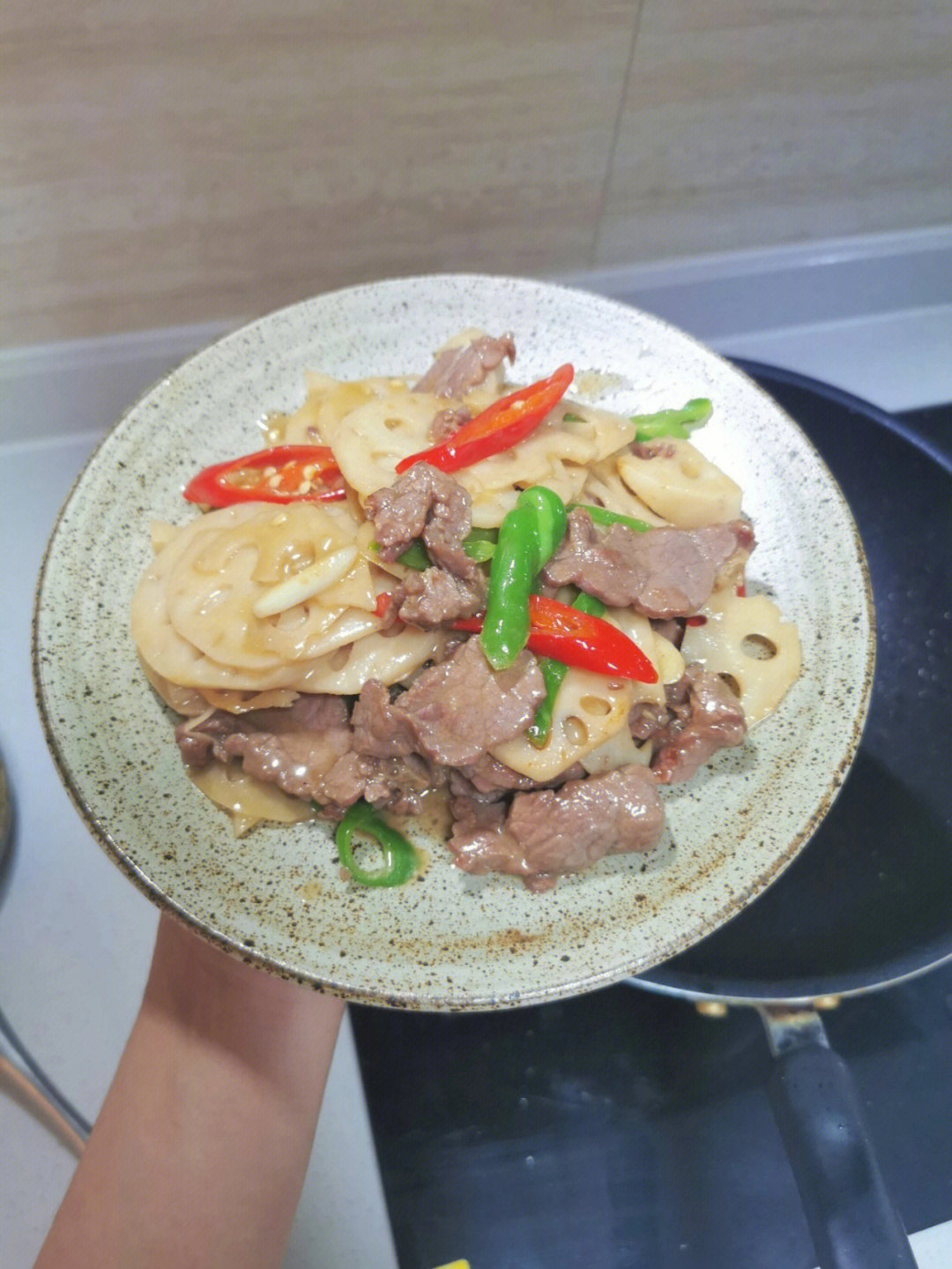 莲藕炒牛肉家常小炒藕脆肉嫩