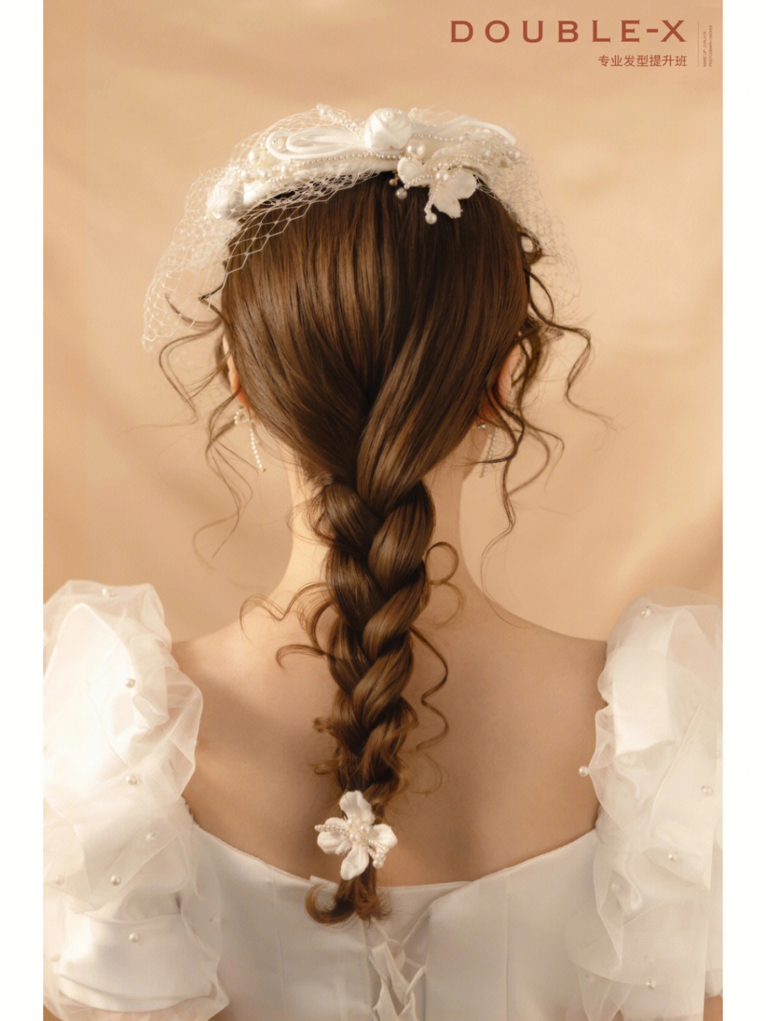 氛围感法式复古风新娘造型90蓬松q弹的发丝勾勒出发型轮廓每缕发丝