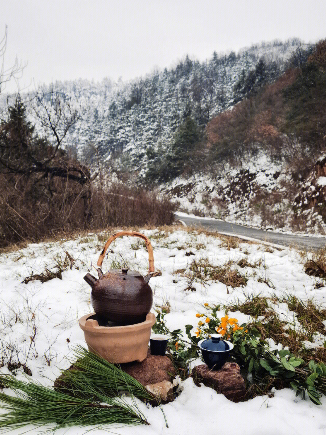 烹茶观雪图片